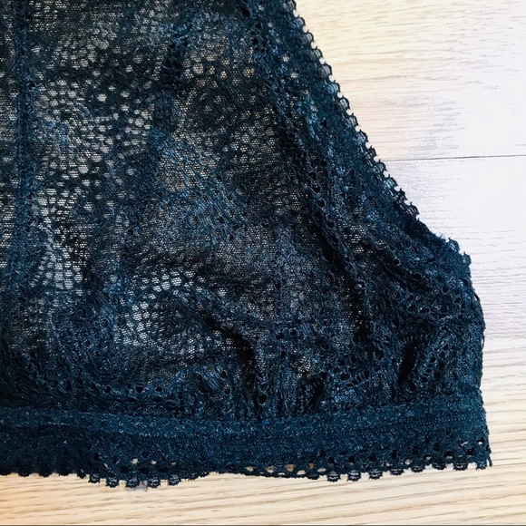 Victoria’s Secret Lace Halter Bralette - Picture 3 of 5